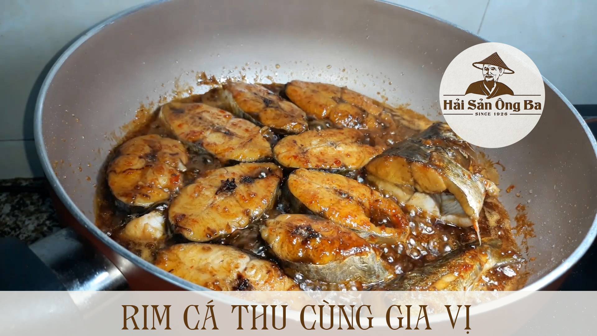 nấu ăn, chế biến món cá thu rim, chảo trên bếp