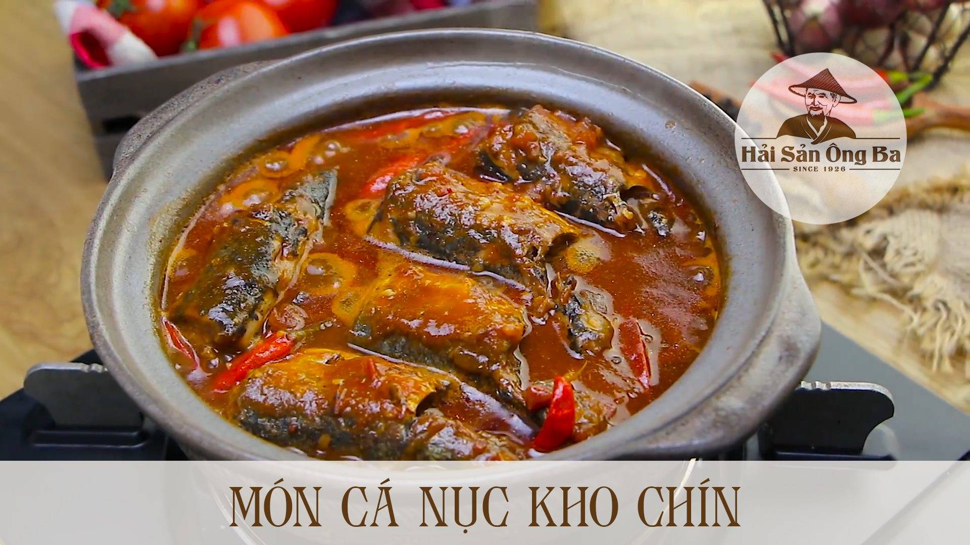 món ăn, niêu cá nục khô trên bếp