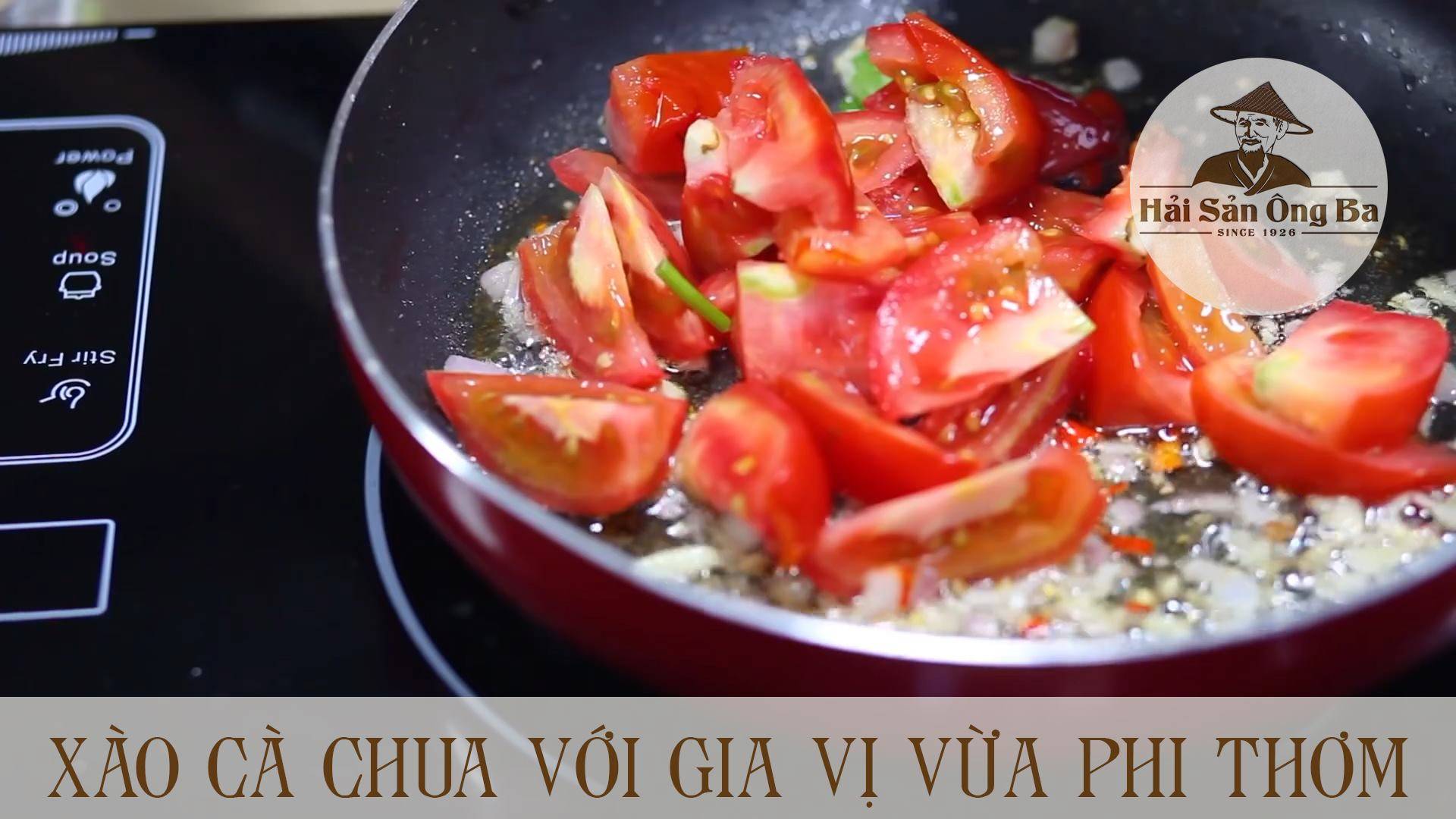 nấu ăn, cái chảo trên bếp, lát cà chua